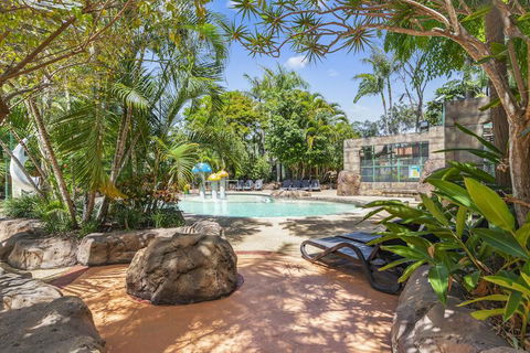 Ashmore Palms Holiday Village - Accommodation Bookings 2