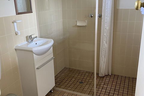 Aviators Lodge Motel - Accommodation Bookings 6