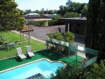 Nicholas Royal Motel - Accommodation Bookings 6
