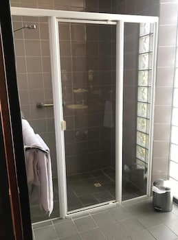 Highlander Hotel - Accommodation Bookings 5