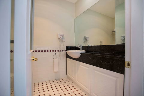Quality Hotel Bentinck - Accommodation Bookings 6