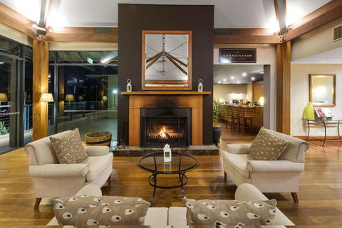 Oaks Cypress Lakes Resort - Accommodation Bookings 2