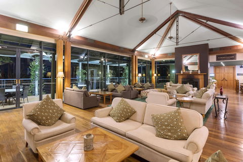 Oaks Cypress Lakes Resort - Accommodation Bookings 1