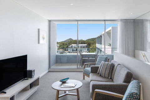 Oaks Nelson Bay Lure Suites - Accommodation Bookings 4