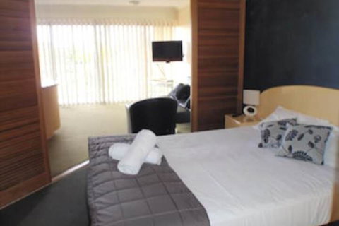 Rays Resort - Accommodation Bookings 3