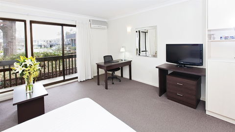 Ibis Styles Canberra Tall Trees - Accommodation Bookings 4