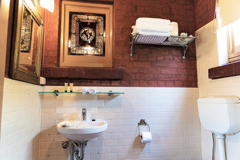 Buxton Manor - Accommodation Bookings 6