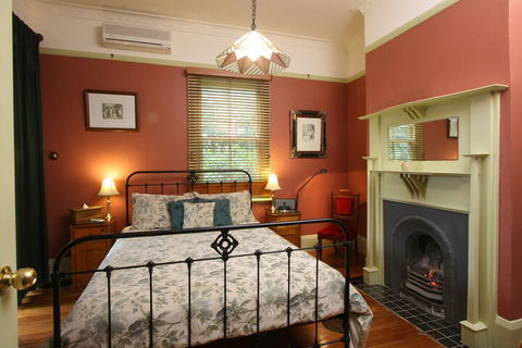 Moments Mountain Retreat - Accommodation Bookings 3