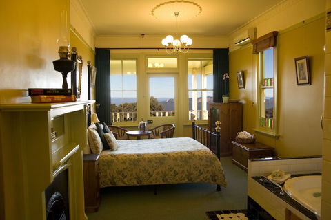 Moments Mountain Retreat - Accommodation Bookings 6