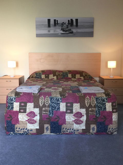 The Nosh & Nod - Howick Street - Accommodation Bookings 5