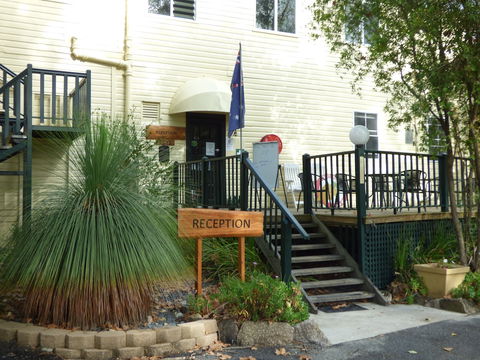 Tenterfield Lodge And Caravan Park - Accommodation Bookings 1