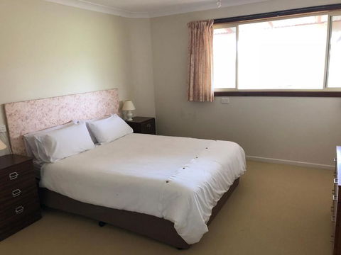 2 Jocelyn Street. Dalmeny - Accommodation Bookings 6