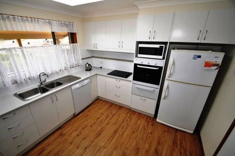 16 Haddrill Parade - Accommodation Bookings 2