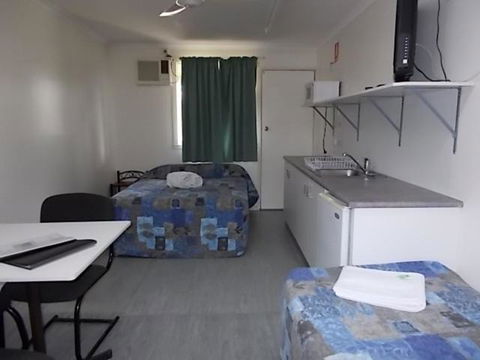 Oakridge Motel Tourist Park - Accommodation Bookings 4