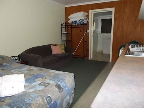 Oakridge Motel Tourist Park - Accommodation Bookings 1
