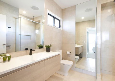 103 Noosa Parade - Accommodation Bookings 3