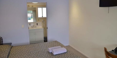 Warwick Motor Inn - Accommodation Bookings 5