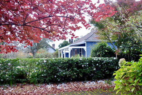 Poets Cottage Fireplace Close To Treks - Accommodation Bookings 4