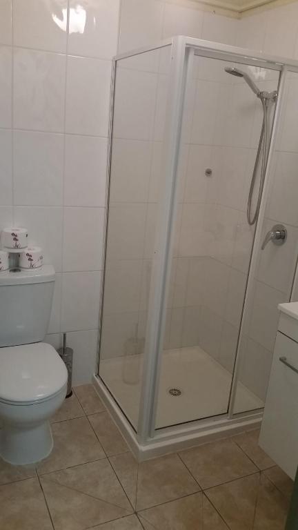 Cedarwood Apartments - Accommodation Bookings 6