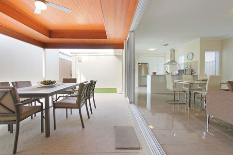 Anastasia Villa - Accommodation Bookings 3