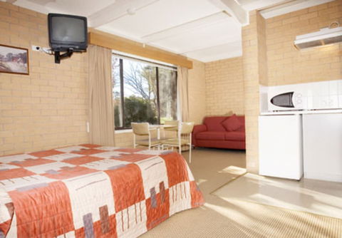 Yowani Country Club - Accommodation Bookings 0