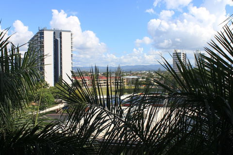 BUNK Backpackers Surfers Paradise - Hostel - Accommodation Bookings 1