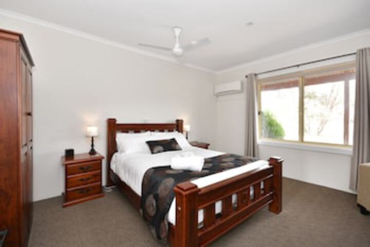Inglewood VIC Accommodation Bookings