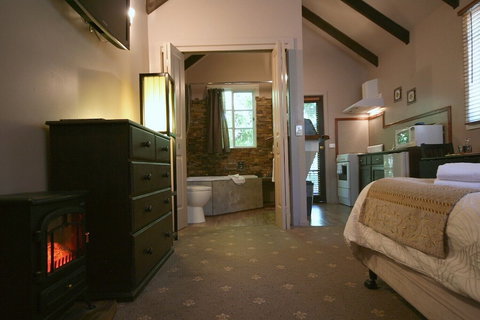 Lotus Lodges - Accommodation Bookings 4