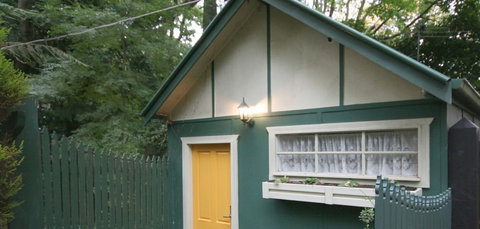 Lotus Lodges - Accommodation Bookings 1