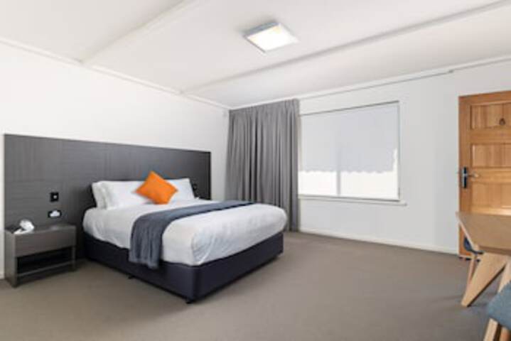 Hackham SA Accommodation Bookings