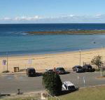 Toowoon Beach View 3br Villa 4 just steps to beach with views