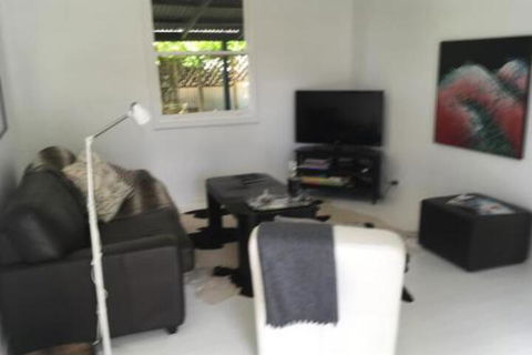 Hilltop Too - Accommodation Bookings 7
