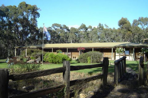 Gunyah Valley Retreat - Accommodation Bookings 4