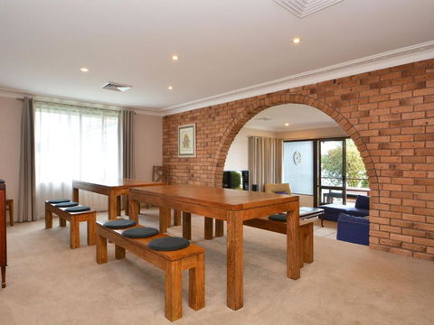 The House On The Lake At Fishing Point Lake Macquarie Honestly Put The Line In & Catch Fish - Accommodation Bookings 5