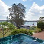 The House On The Lake At Fishing Point Lake Macquarie Honestly Put The Line In & Catch Fish - Accommodation Bookings 0