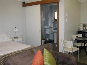 Stone Hut SA Accommodation Bookings