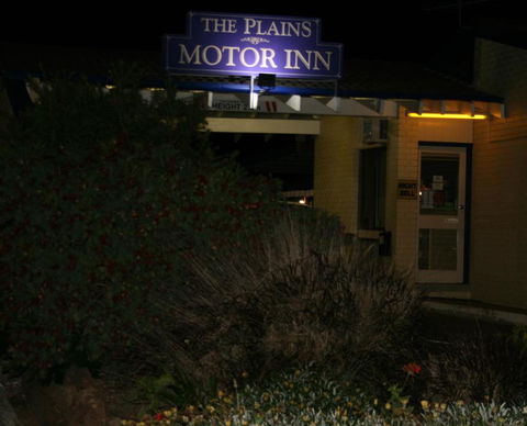 The Plains Motor Inn - Accommodation Bookings 1