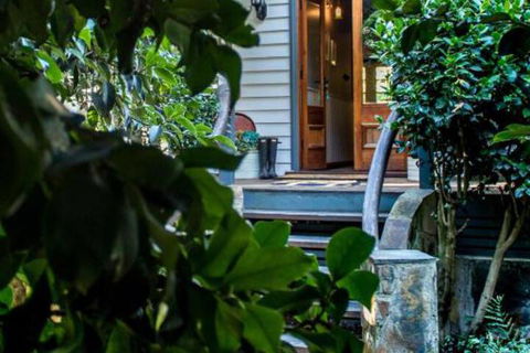 A Winter Rose - Accommodation Bookings 2