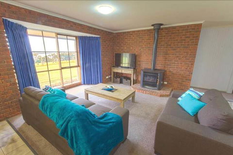Lakeview - Accommodation Bookings 6