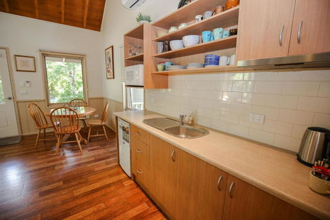 Alpine Arnica Cottage 2 - Accommodation Bookings 6