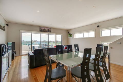 The Terrace - Accommodation Bookings 3