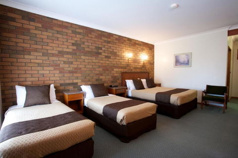 Golden Grain Motor Inn - Accommodation Bookings 2