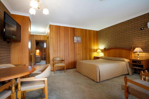 Golden Grain Motor Inn - Accommodation Bookings 5