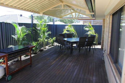 Byford House On The Scarp - Accommodation Bookings 0