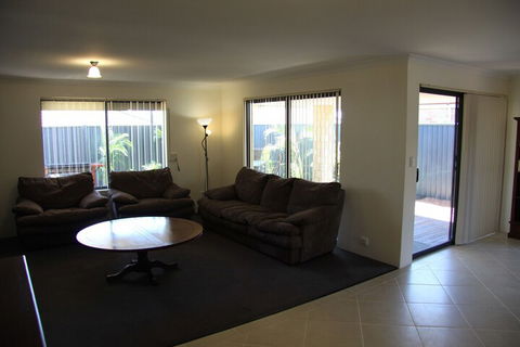 Byford House On The Scarp - Accommodation Bookings 7