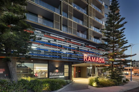 Ramada VetroBlu Scarborough Beach - Accommodation Bookings 3