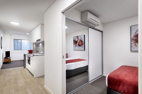 Ramada VetroBlu Scarborough Beach - Accommodation Bookings 2