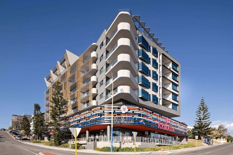 Ramada VetroBlu Scarborough Beach - Accommodation Bookings 4