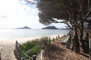 Beachfront Shoal Bay - Accommodation Bookings 0