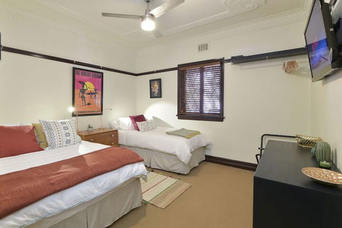 Anville Court - Accommodation Bookings 5